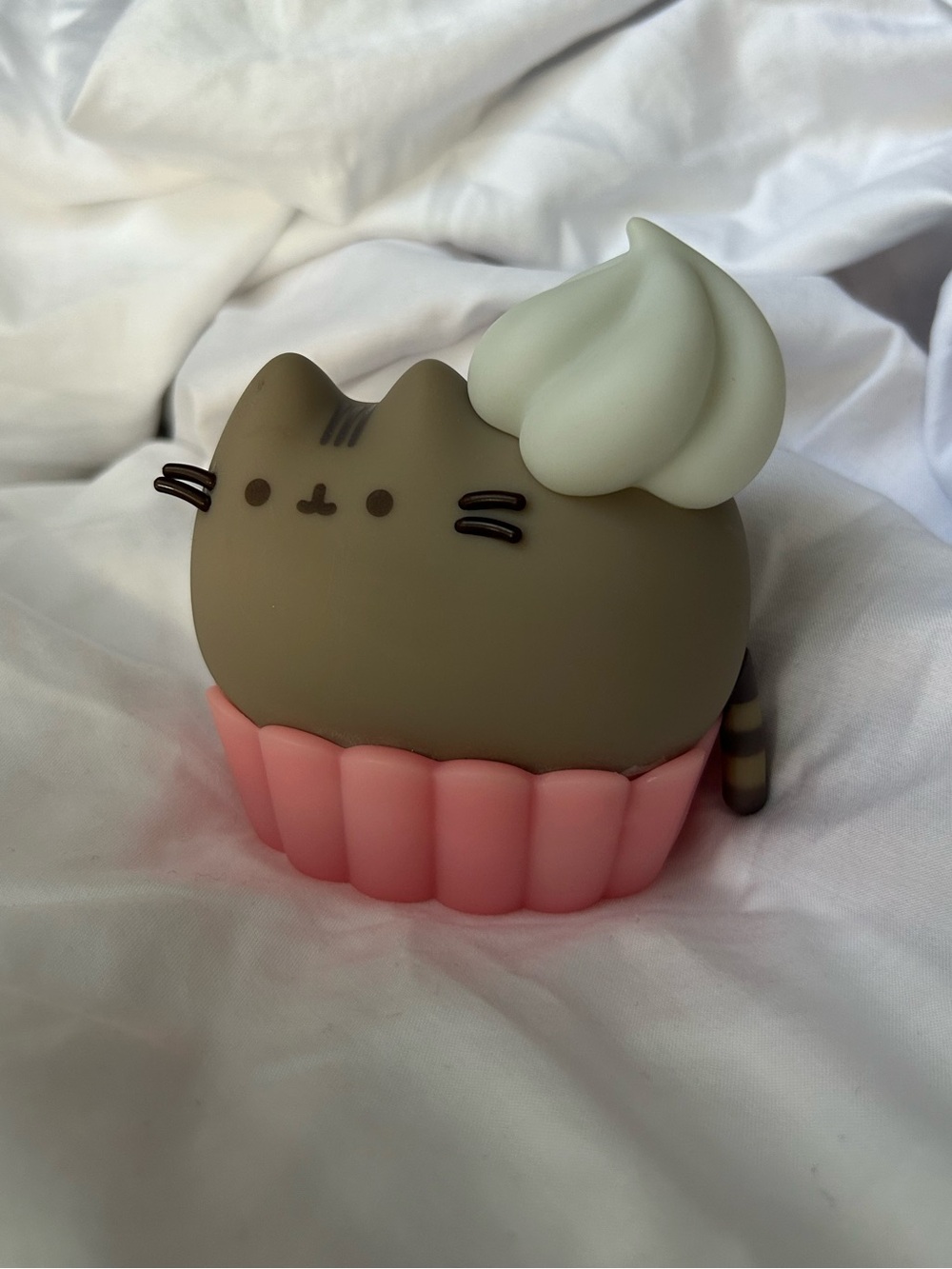 Pusheen Box Exclusive Winter 2019 Cupcake Pusheen Vinyl Figure